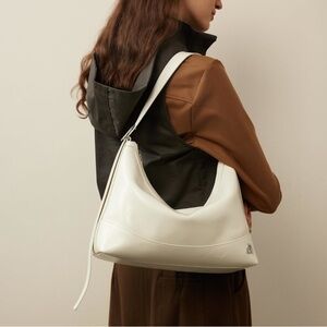 Minimalist Off White Crescent Shoulder Bag | 90s Slouchy Hobo